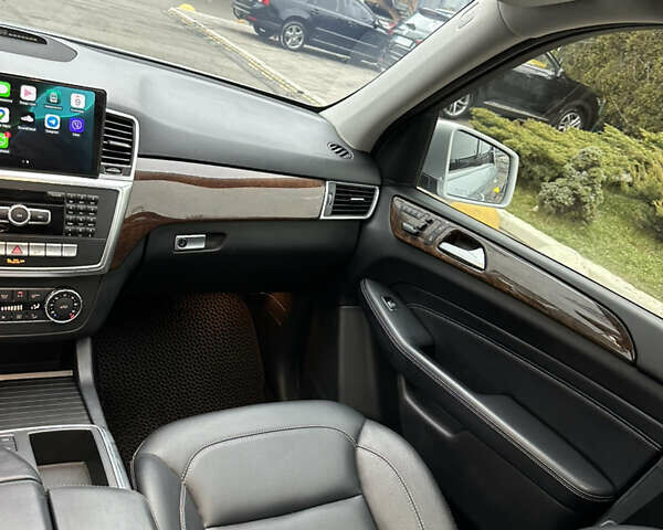 Сірий Мерседес М-Клас, об'ємом двигуна 3.5 л та пробігом 210 тис. км за 20500 $, фото 29 на Automoto.ua