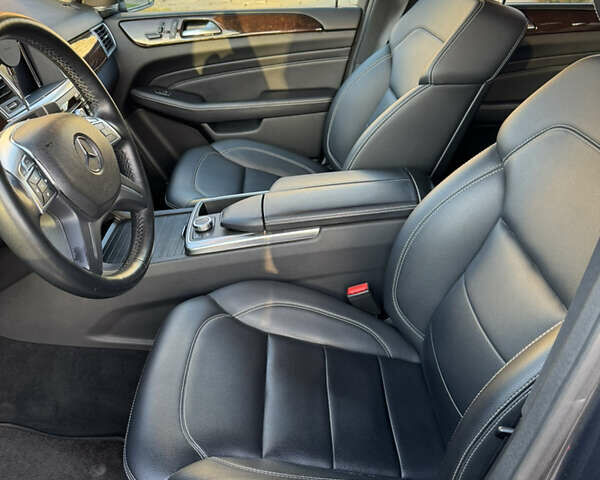 Серый Мерседес М-Класс, объемом двигателя 2.99 л и пробегом 110 тыс. км за 28000 $, фото 12 на Automoto.ua