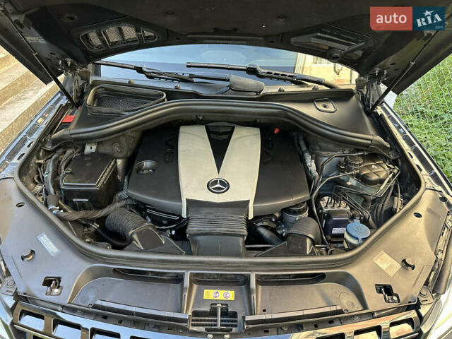 Серый Мерседес М-Класс, объемом двигателя 2.99 л и пробегом 245 тыс. км за 18999 $, фото 51 на Automoto.ua