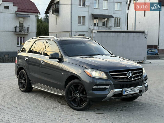 Сірий Мерседес М-Клас, об'ємом двигуна 2.99 л та пробігом 285 тис. км за 19200 $, фото 1 на Automoto.ua