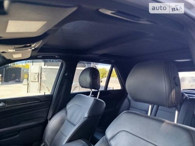 Серый Мерседес М-Класс, объемом двигателя 2.99 л и пробегом 194 тыс. км за 20999 $, фото 12 на Automoto.ua