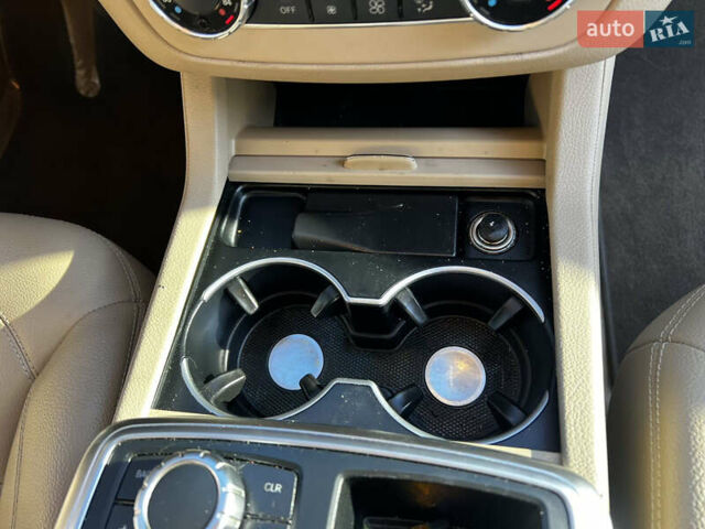 Сірий Мерседес М-Клас, об'ємом двигуна 2.99 л та пробігом 259 тис. км за 21300 $, фото 35 на Automoto.ua