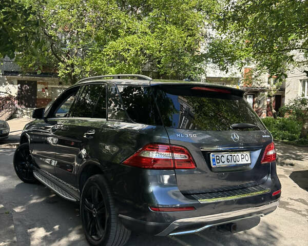 Сірий Мерседес М-Клас, об'ємом двигуна 2.99 л та пробігом 285 тис. км за 19200 $, фото 10 на Automoto.ua
