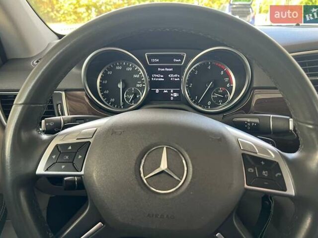 Серый Мерседес М-Класс, объемом двигателя 2.99 л и пробегом 332 тыс. км за 16800 $, фото 14 на Automoto.ua