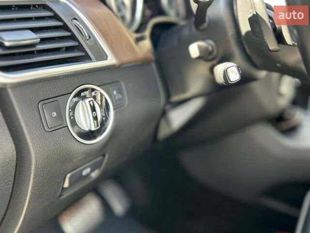 Серый Мерседес М-Класс, объемом двигателя 2.99 л и пробегом 220 тыс. км за 25000 $, фото 10 на Automoto.ua