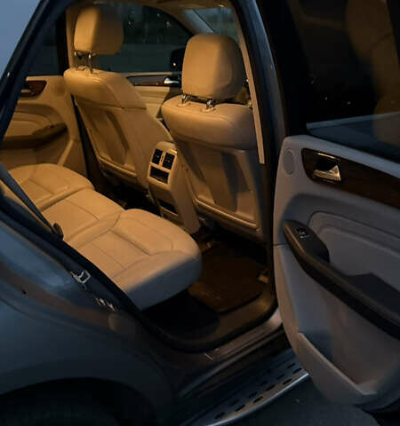 Серый Мерседес М-Класс, объемом двигателя 2.99 л и пробегом 341 тыс. км за 18300 $, фото 35 на Automoto.ua