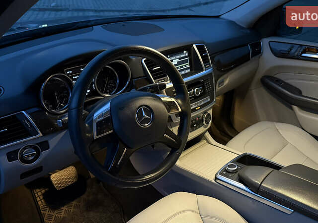 Серый Мерседес М-Класс, объемом двигателя 2.99 л и пробегом 341 тыс. км за 18300 $, фото 16 на Automoto.ua