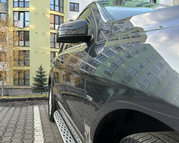 Серый Мерседес М-Класс, объемом двигателя 2.99 л и пробегом 245 тыс. км за 18999 $, фото 20 на Automoto.ua