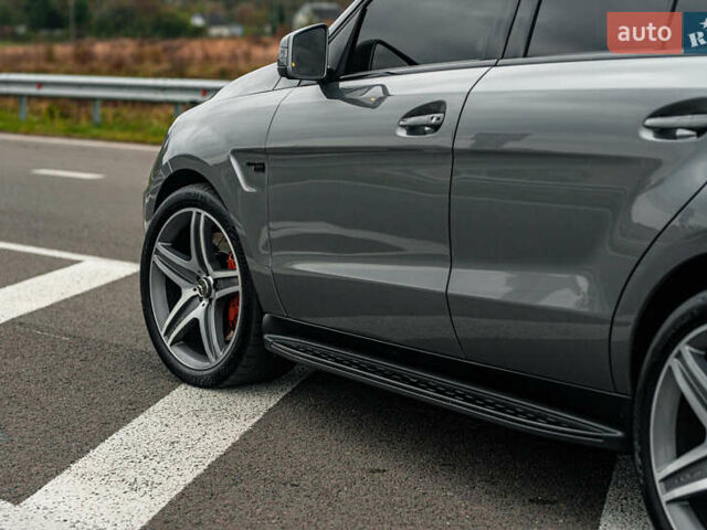 Сірий Мерседес М-Клас, об'ємом двигуна 5.46 л та пробігом 203 тис. км за 55000 $, фото 28 на Automoto.ua