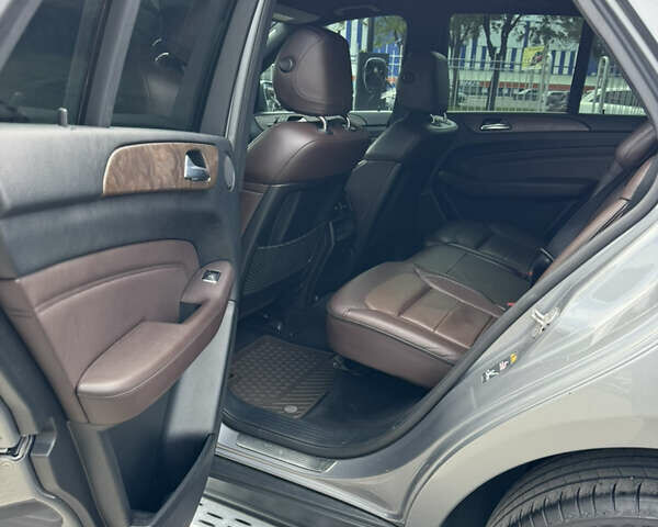 Серый Мерседес М-Класс, объемом двигателя 2.99 л и пробегом 360 тыс. км за 24999 $, фото 8 на Automoto.ua