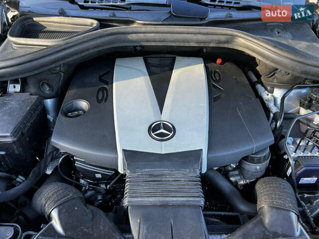 Сірий Мерседес М-Клас, об'ємом двигуна 2.99 л та пробігом 259 тис. км за 21300 $, фото 15 на Automoto.ua