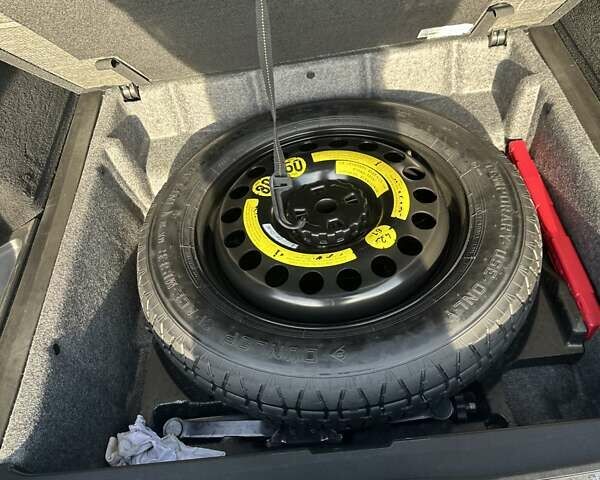 Серый Мерседес М-Класс, объемом двигателя 2.99 л и пробегом 238 тыс. км за 20500 $, фото 3 на Automoto.ua