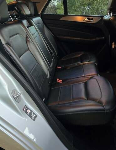 Сірий Мерседес М-Клас, об'ємом двигуна 2.14 л та пробігом 217 тис. км за 19000 $, фото 3 на Automoto.ua