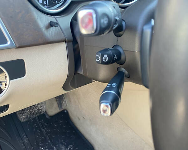 Сірий Мерседес М-Клас, об'ємом двигуна 2.99 л та пробігом 375 тис. км за 20000 $, фото 9 на Automoto.ua