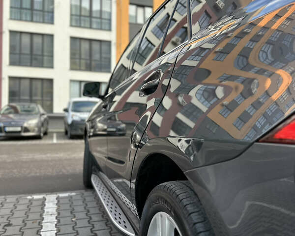 Серый Мерседес М-Класс, объемом двигателя 2.99 л и пробегом 245 тыс. км за 18999 $, фото 18 на Automoto.ua