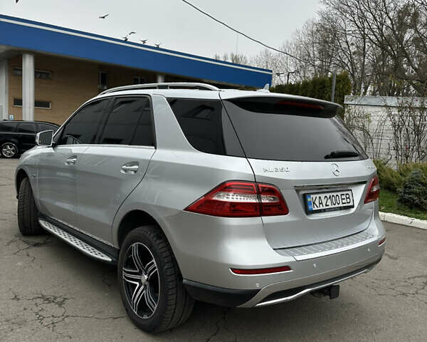 Сірий Мерседес М-Клас, об'ємом двигуна 3.5 л та пробігом 210 тис. км за 20500 $, фото 6 на Automoto.ua