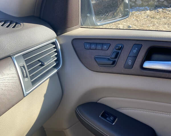 Сірий Мерседес М-Клас, об'ємом двигуна 2.99 л та пробігом 375 тис. км за 20000 $, фото 17 на Automoto.ua