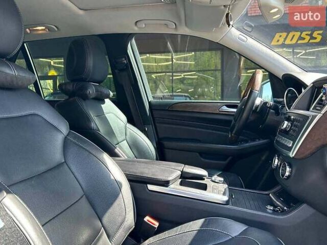 Серый Мерседес М-Класс, объемом двигателя 2.99 л и пробегом 220 тыс. км за 25000 $, фото 15 на Automoto.ua