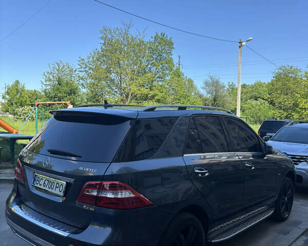 Сірий Мерседес М-Клас, об'ємом двигуна 2.99 л та пробігом 285 тис. км за 19200 $, фото 9 на Automoto.ua