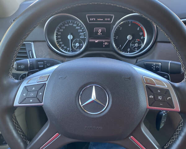 Сірий Мерседес М-Клас, об'ємом двигуна 2.99 л та пробігом 375 тис. км за 20000 $, фото 13 на Automoto.ua