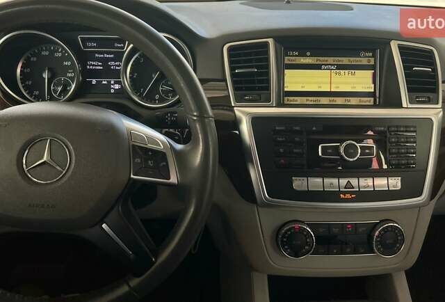 Серый Мерседес М-Класс, объемом двигателя 2.99 л и пробегом 332 тыс. км за 16800 $, фото 15 на Automoto.ua