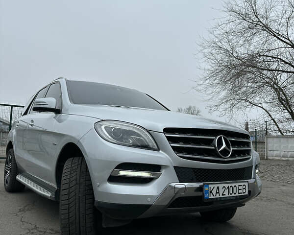 Сірий Мерседес М-Клас, об'ємом двигуна 3.5 л та пробігом 210 тис. км за 20500 $, фото 5 на Automoto.ua