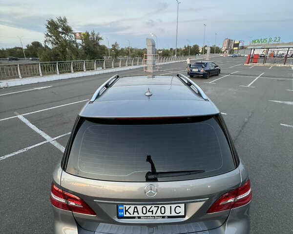 Серый Мерседес М-Класс, объемом двигателя 2.2 л и пробегом 277 тыс. км за 20000 $, фото 5 на Automoto.ua