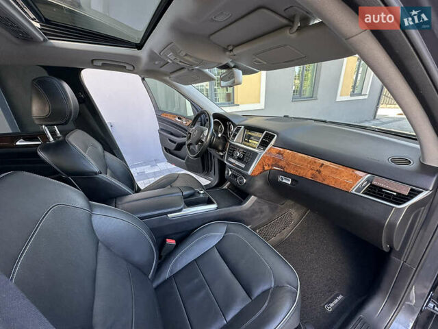 Серый Мерседес М-Класс, объемом двигателя 2.99 л и пробегом 245 тыс. км за 18999 $, фото 36 на Automoto.ua