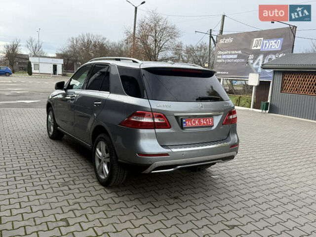 Серый Мерседес М-Класс, объемом двигателя 2.99 л и пробегом 240 тыс. км за 20800 $, фото 6 на Automoto.ua