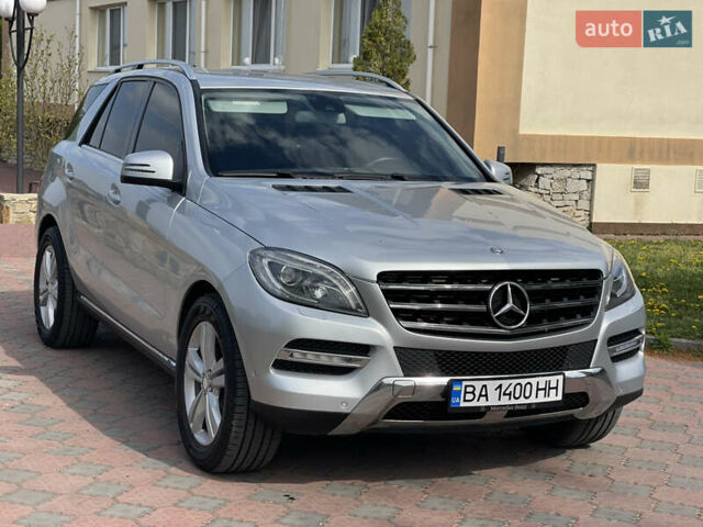 Серый Мерседес М-Класс, объемом двигателя 2.14 л и пробегом 320 тыс. км за 19500 $, фото 6 на Automoto.ua