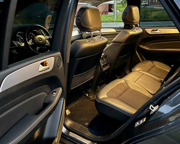 Мерседес М-Класс 2013 в Харькове на Automoto.ua Серый Мерседес М-Класс, объемом двигателя 2.14 л и пробегом 287 тыс. км за 18700 $, фото 11 на Automoto.ua
