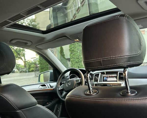 Серый Мерседес М-Класс, объемом двигателя 2.99 л и пробегом 330 тыс. км за 24500 $, фото 55 на Automoto.ua