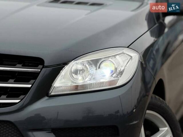 Сірий Мерседес М-Клас, об'ємом двигуна 2.99 л та пробігом 206 тис. км за 21000 $, фото 3 на Automoto.ua