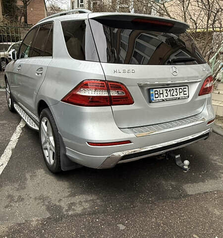 Серый Мерседес М-Класс, объемом двигателя 2.99 л и пробегом 111 тыс. км за 23500 $, фото 8 на Automoto.ua