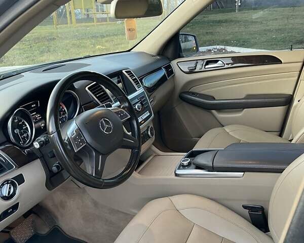 Сірий Мерседес М-Клас, об'ємом двигуна 2.99 л та пробігом 350 тис. км за 21500 $, фото 21 на Automoto.ua