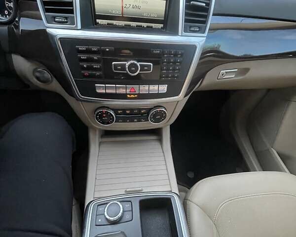 Сірий Мерседес М-Клас, об'ємом двигуна 2.99 л та пробігом 350 тис. км за 21500 $, фото 32 на Automoto.ua