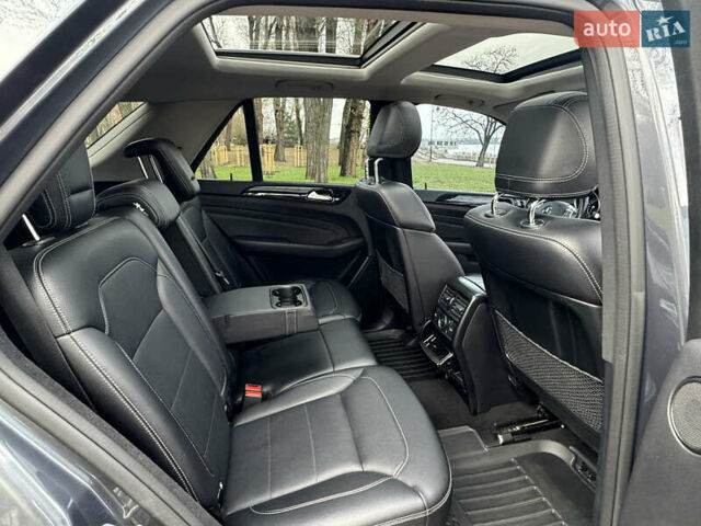 Серый Мерседес М-Класс, объемом двигателя 2.99 л и пробегом 199 тыс. км за 22900 $, фото 30 на Automoto.ua