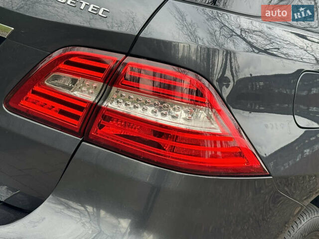 Серый Мерседес М-Класс, объемом двигателя 2.99 л и пробегом 199 тыс. км за 22900 $, фото 50 на Automoto.ua