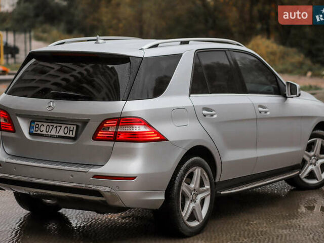 Серый Мерседес М-Класс, объемом двигателя 2.14 л и пробегом 170 тыс. км за 23999 $, фото 1 на Automoto.ua