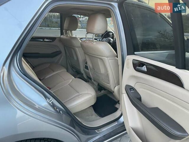 Сірий Мерседес М-Клас, об'ємом двигуна 2.99 л та пробігом 350 тис. км за 21500 $, фото 24 на Automoto.ua