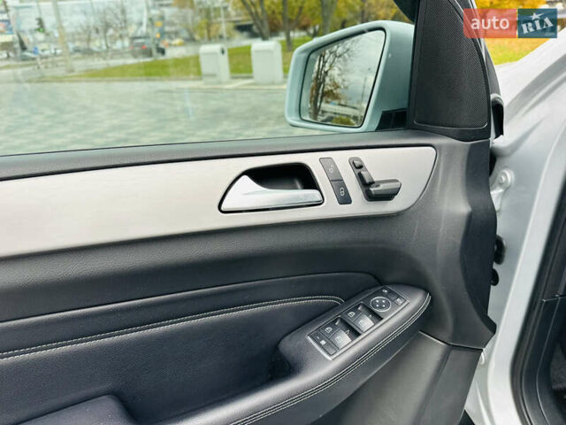 Серый Мерседес М-Класс, объемом двигателя 2.2 л и пробегом 102 тыс. км за 26500 $, фото 12 на Automoto.ua