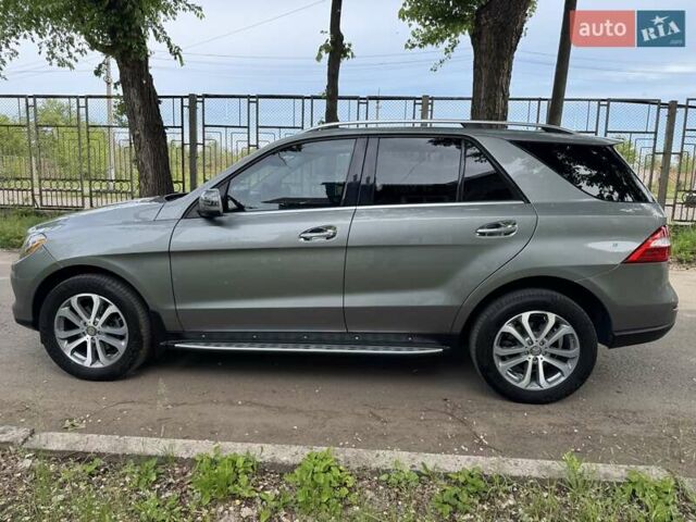 Сірий Мерседес М-Клас, об'ємом двигуна 2.99 л та пробігом 231 тис. км за 16000 $, фото 6 на Automoto.ua