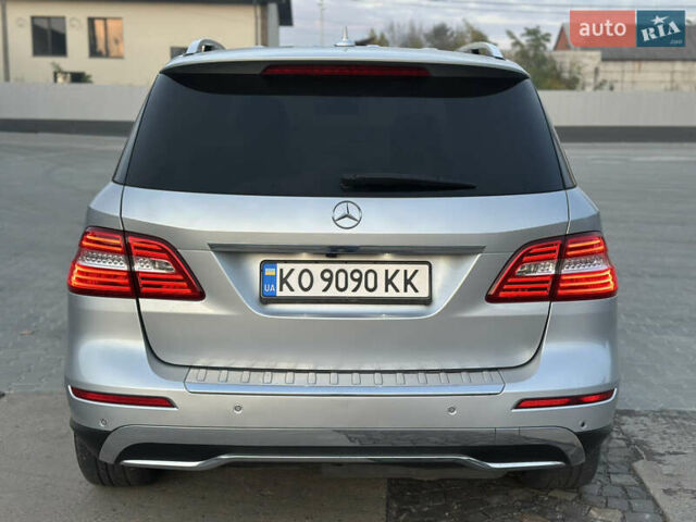 Мерседес М-Класс 2013 в Иршава на Automoto.ua Серый Мерседес М-Класс, объемом двигателя 2.99 л и пробегом 270 тыс. км за 20900 $, фото 2 на Automoto.ua