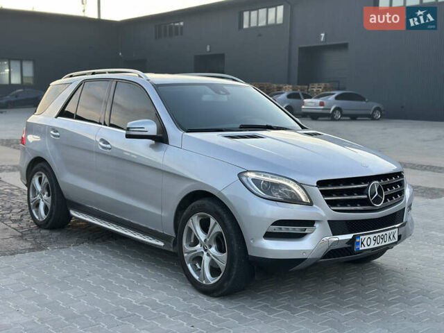 Мерседес М-Класс 2013 в Иршава на Automoto.ua Серый Мерседес М-Класс, объемом двигателя 2.99 л и пробегом 270 тыс. км за 20900 $, фото 1 на Automoto.ua