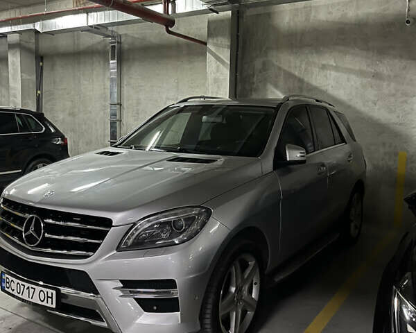 Серый Мерседес М-Класс, объемом двигателя 2.14 л и пробегом 170 тыс. км за 23999 $, фото 32 на Automoto.ua