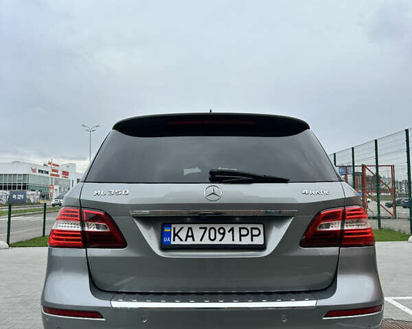 Серый Мерседес М-Класс, объемом двигателя 3.5 л и пробегом 236 тыс. км за 18500 $, фото 4 на Automoto.ua