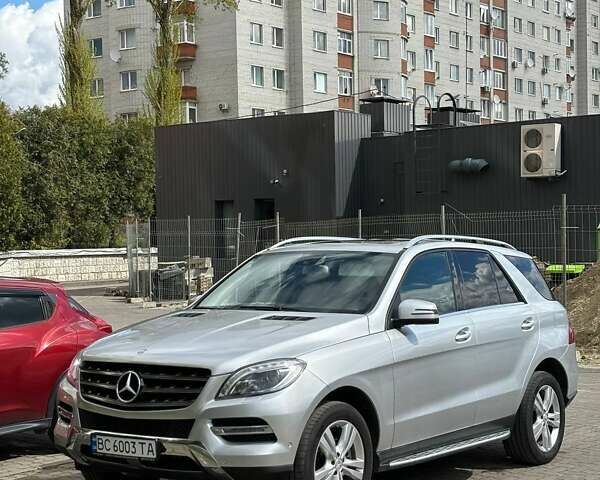 Мерседес М-Класс 2013 в Львове на Automoto.ua Серый Мерседес М-Класс, объемом двигателя 2.99 л и пробегом 188 тыс. км за 23000 $, фото 44 на Automoto.ua