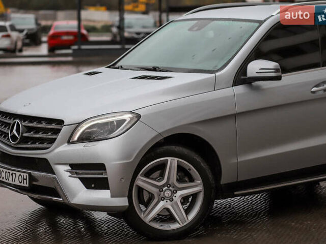 Серый Мерседес М-Класс, объемом двигателя 2.14 л и пробегом 170 тыс. км за 23999 $, фото 4 на Automoto.ua