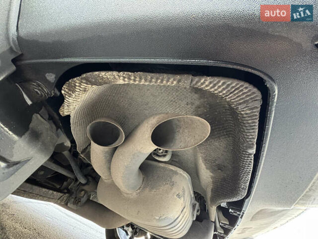 Серый Мерседес М-Класс, объемом двигателя 2.99 л и пробегом 186 тыс. км за 25000 $, фото 10 на Automoto.ua