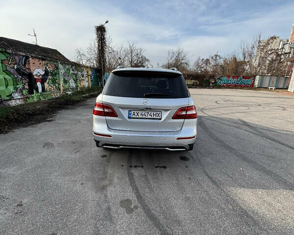 Серый Мерседес М-Класс, объемом двигателя 2.99 л и пробегом 186 тыс. км за 25000 $, фото 11 на Automoto.ua